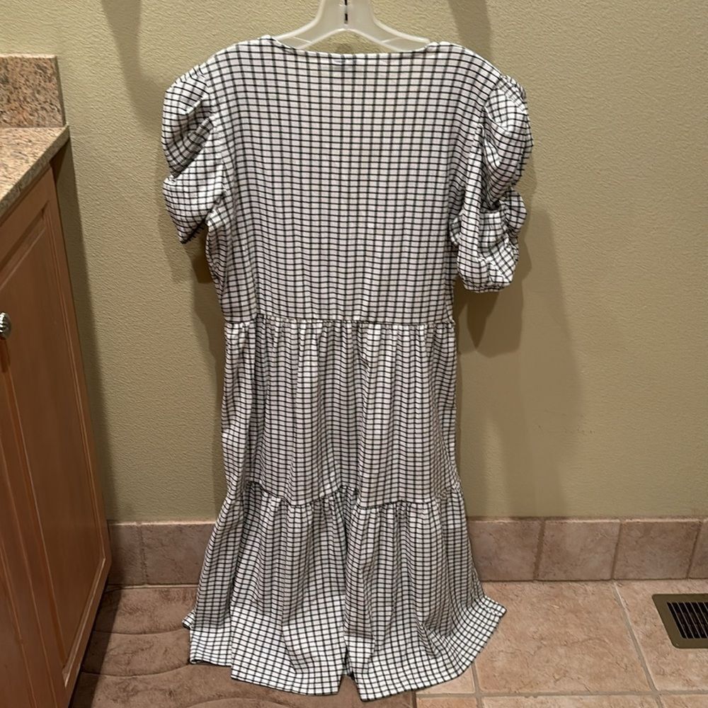 Vero Moda woman's black and white striped dress - Picture 7 of 8